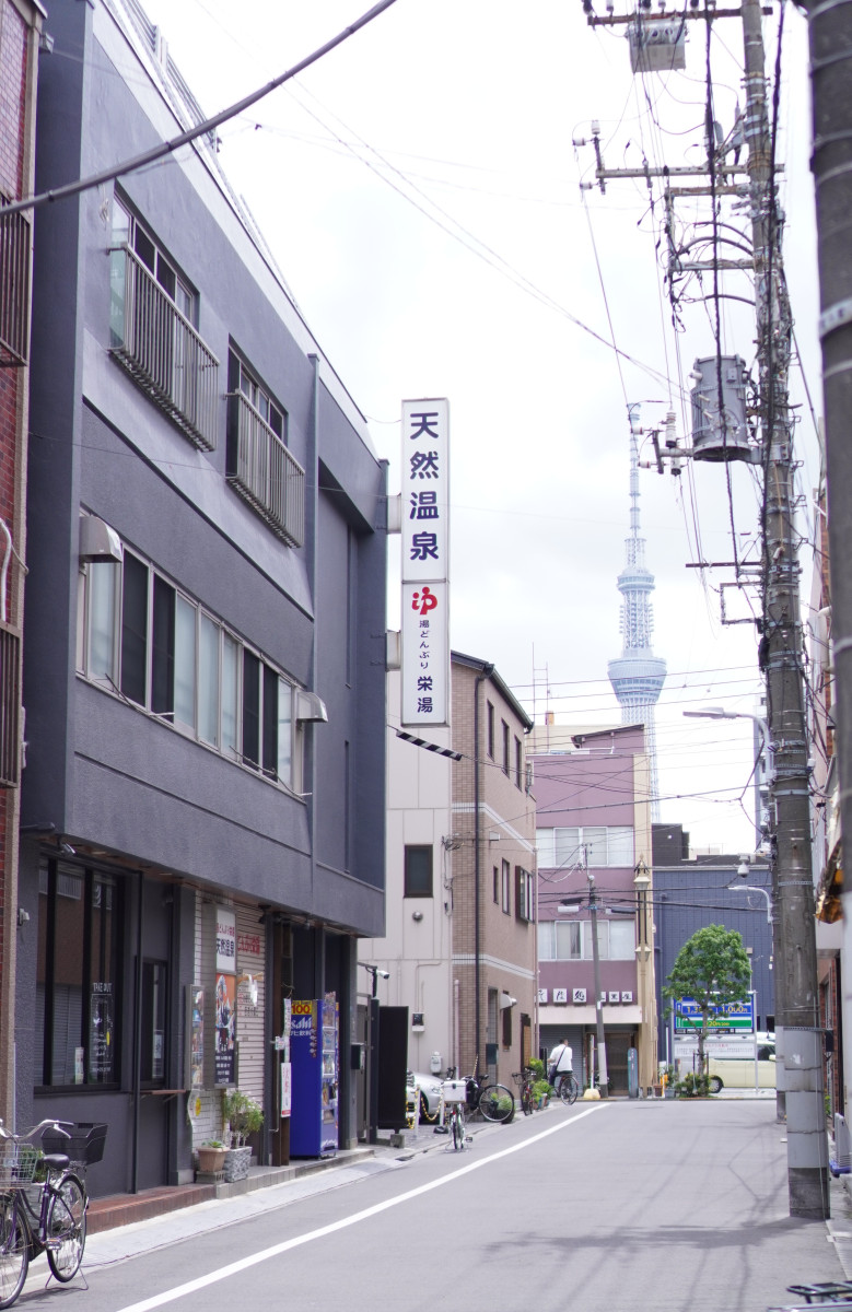 お店の前からはスカイツリーも！